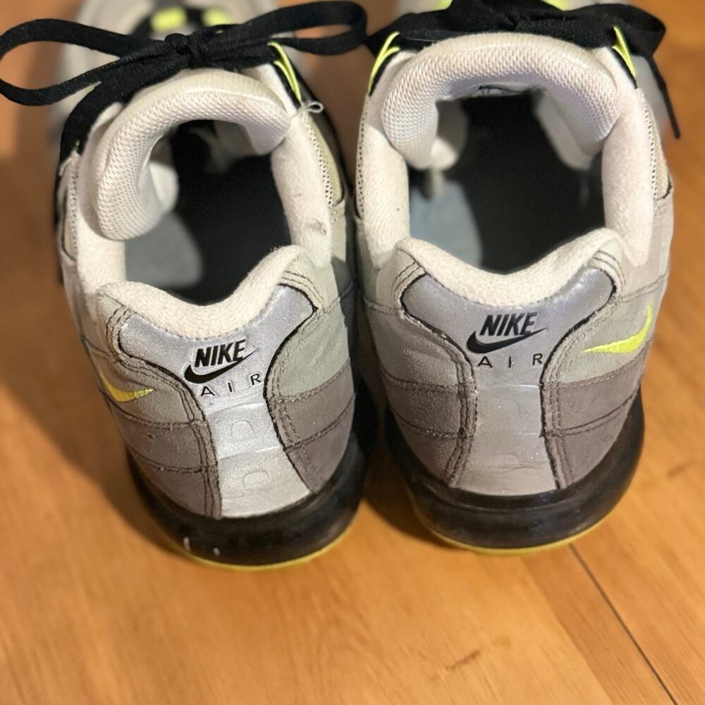 Nike Men’s Air Max 95 OG Neon- Size 12 - Picture 3 of 5
